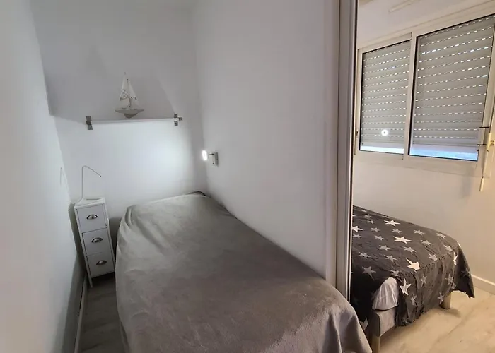 Near The 31 M With Balconypool * Arcachón