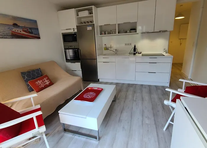 Near The 31 M With Balconypool Apartamento